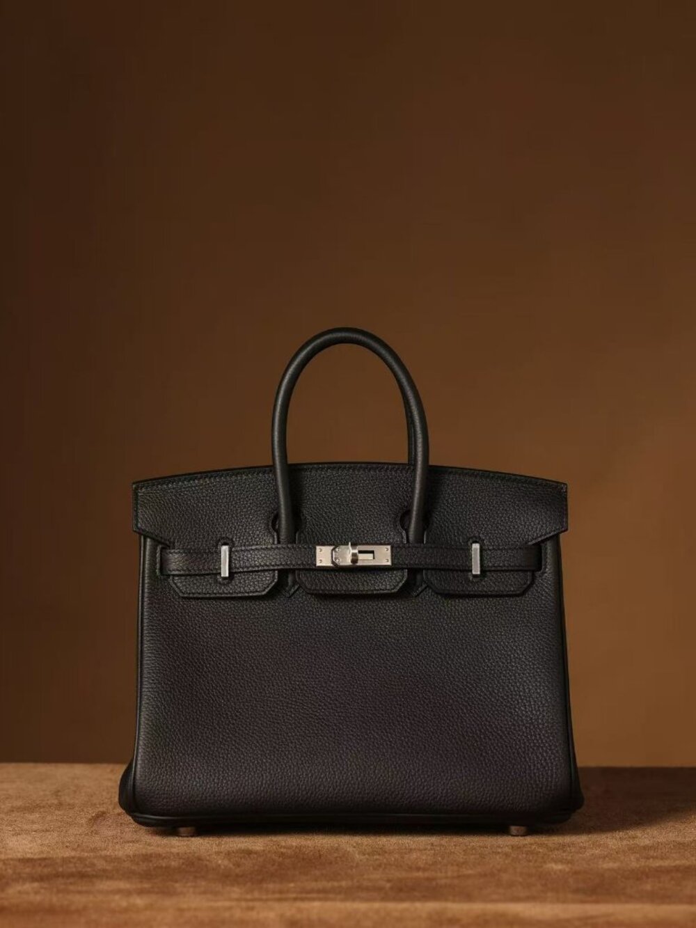 Classic Hermes Bag: A Stylish and Versatile Choice for Elegance